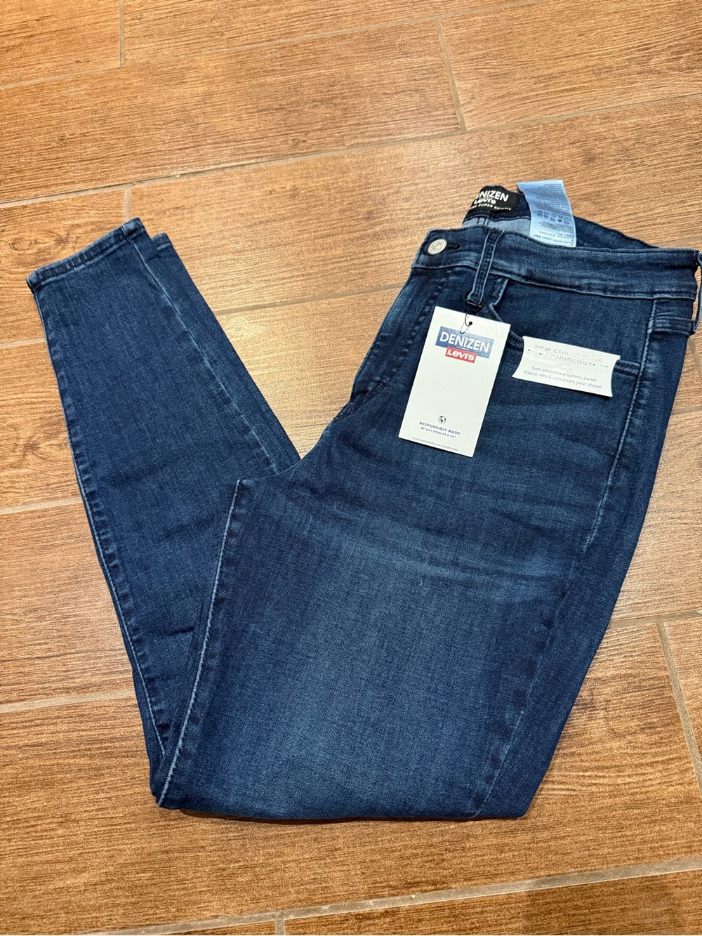 Denizen from Levi's Dark Blue Jeggings